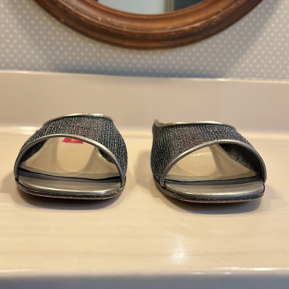 Van Eli Women’s Open Toe Flats - Picture 4 of 6